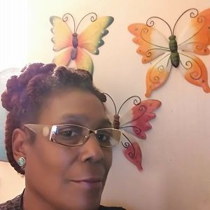 Meet your Posher, Juanita